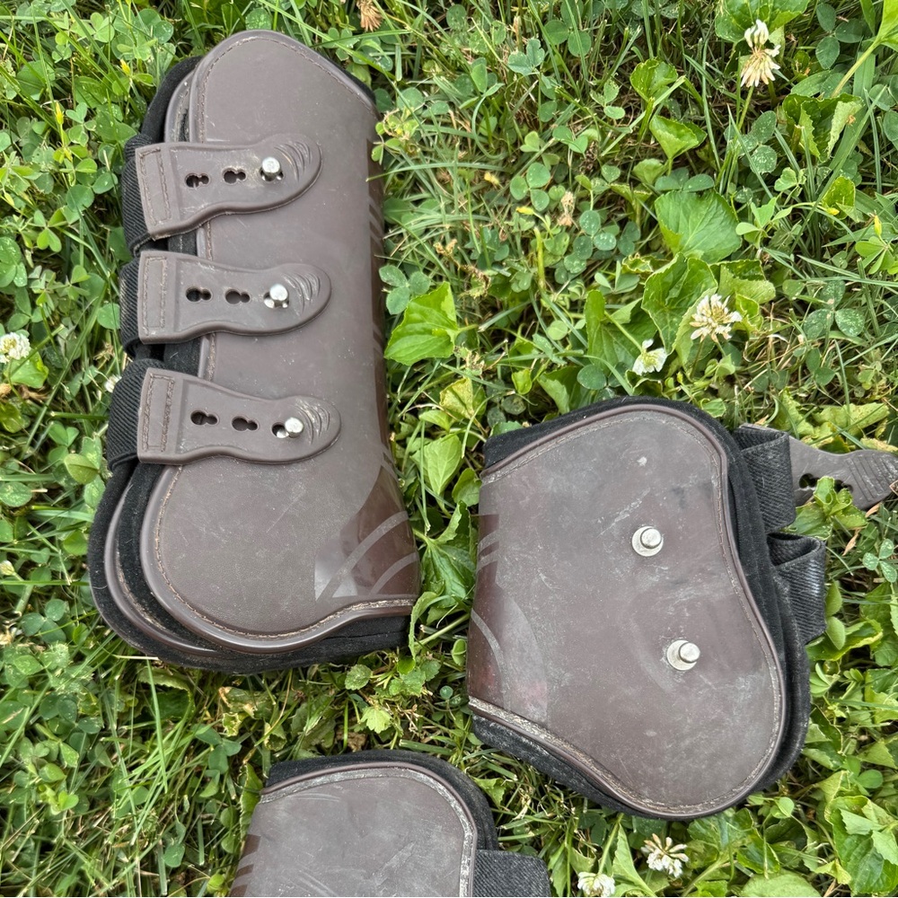 Open front tendon and fetlock boots brown